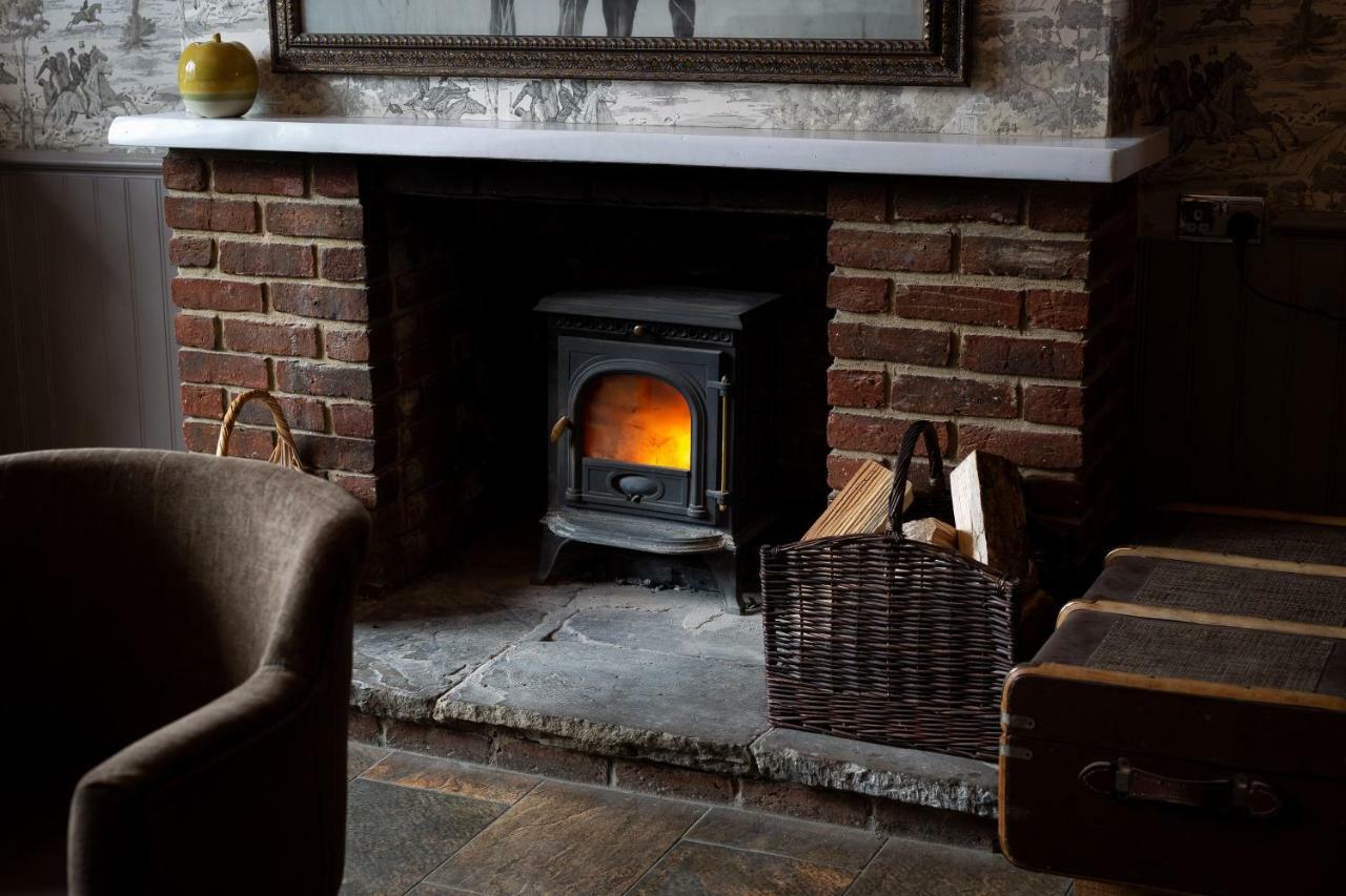 The Poacher Inn 훅 외부 사진